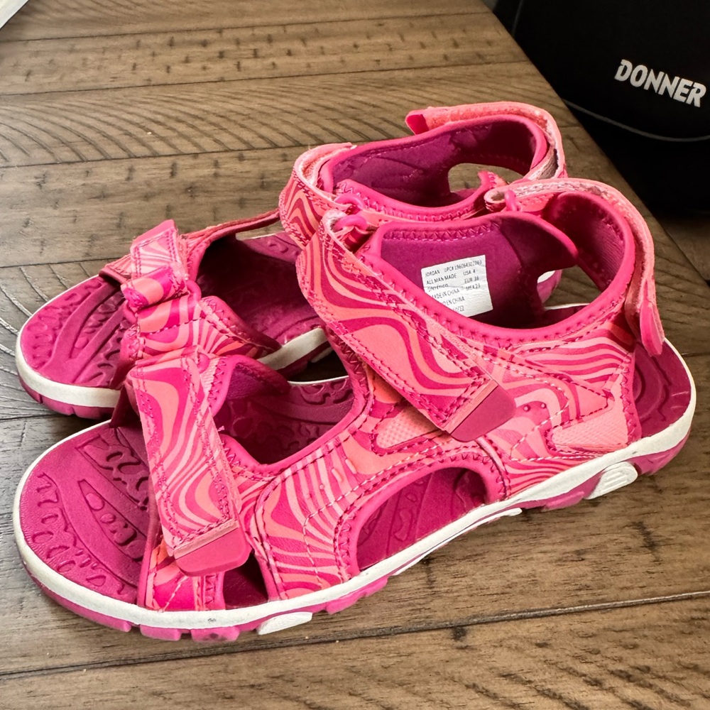 EDDIE BAUER Jordan Girl’s River Sandal